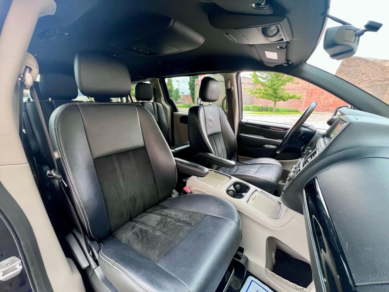 2015 Dodge Grand Caravan SXT Premium Plus - Photo #17
