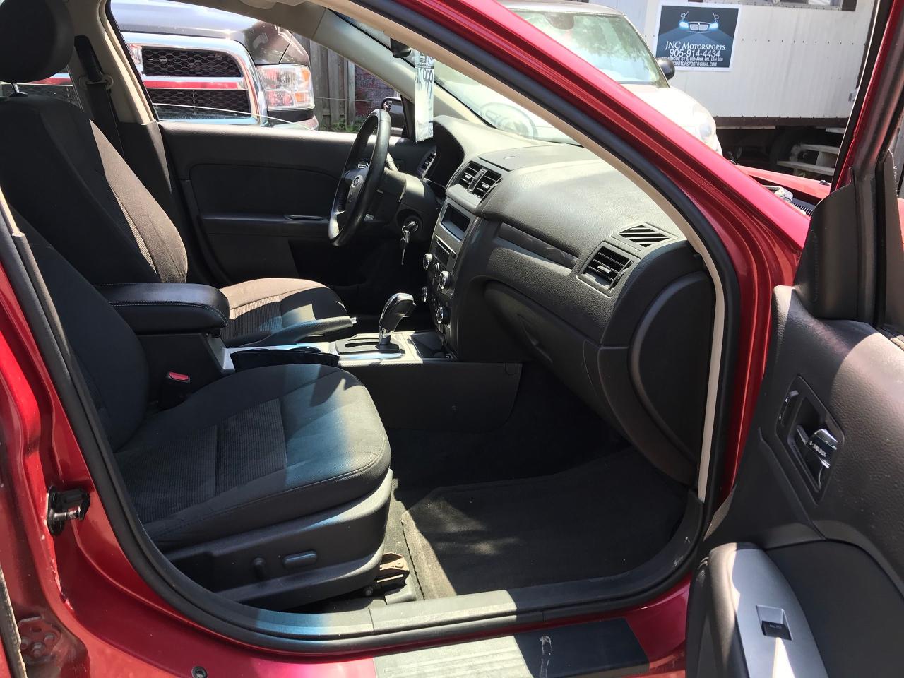 2011 Ford Fusion SEL - Photo #14