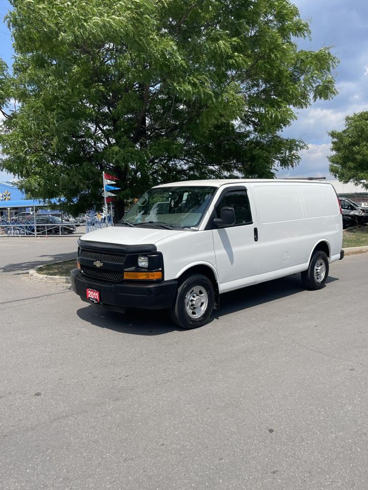 2011 Chevrolet Express Cargo Van HEAVY DUTY 1 TON  ONLY 185,000 KMS - Photo #1