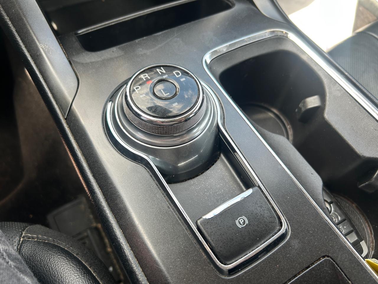 2019 Ford Fusion Hybrid Titanium - Photo #12
