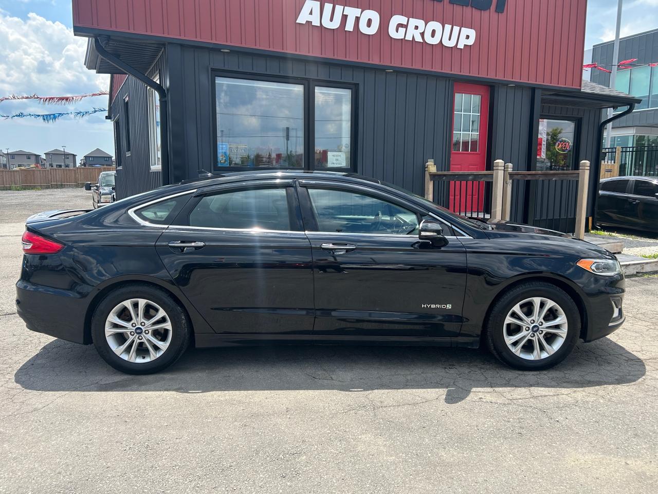 2019 Ford Fusion Hybrid Titanium - Photo #3