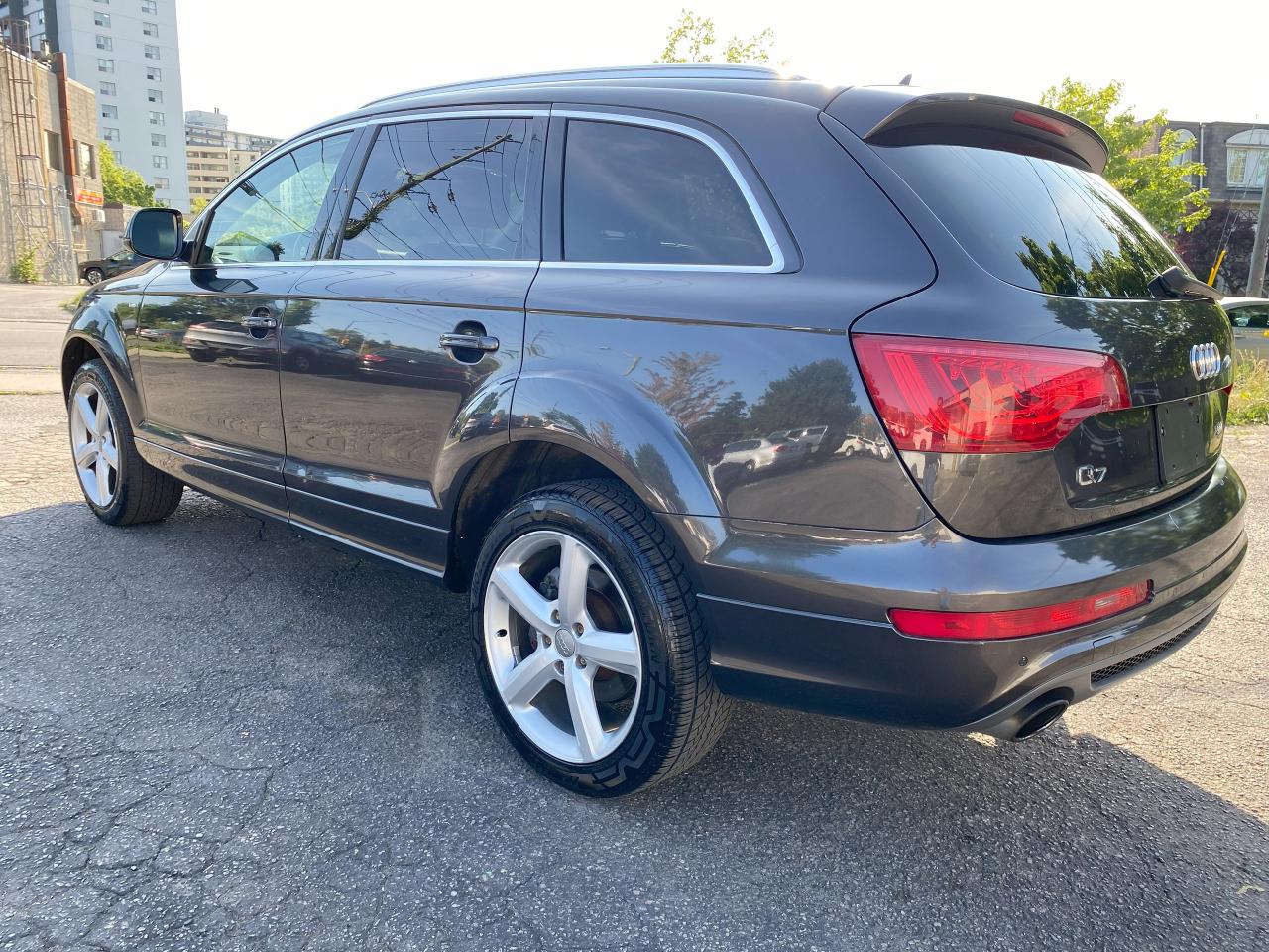 2011 Audi Q7 Quattro 4dr 3.0L Premium/7 Passenger/DVD/Navi - Photo #8