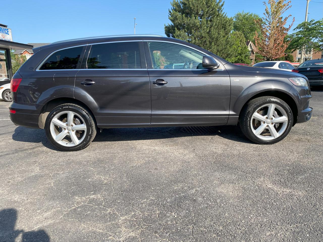2011 Audi Q7 Quattro 4dr 3.0L Premium/7 Passenger/DVD/Navi - Photo #5