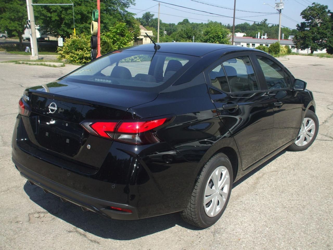 2024 Nissan Versa Auto,A/C,Certified,Power,Group,Super Low Km's,Fogs