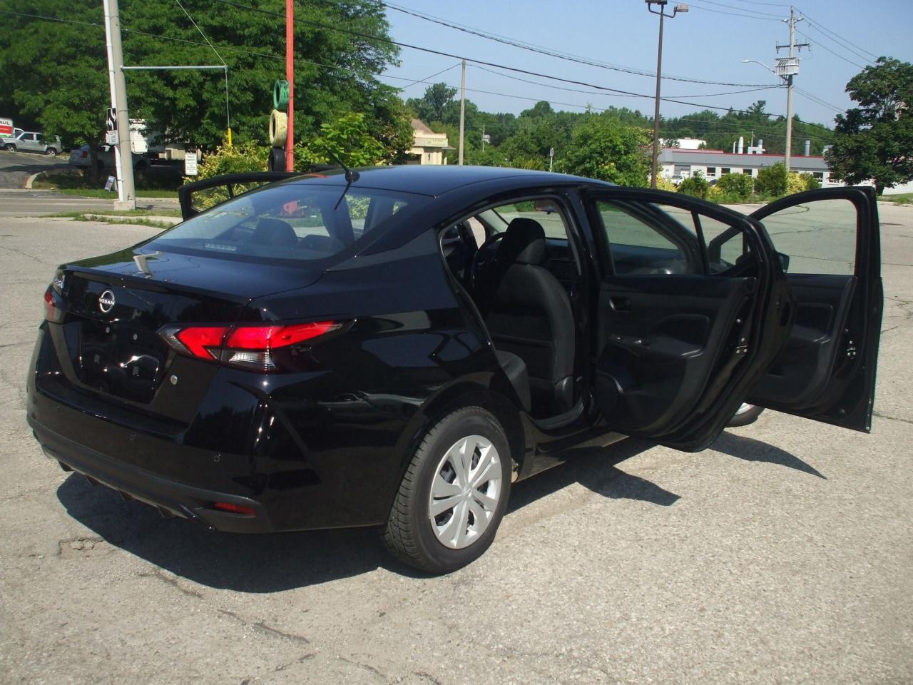 2024 Nissan Versa Auto,A/C,Certified,Power,Group,Super Low Km's,Fogs