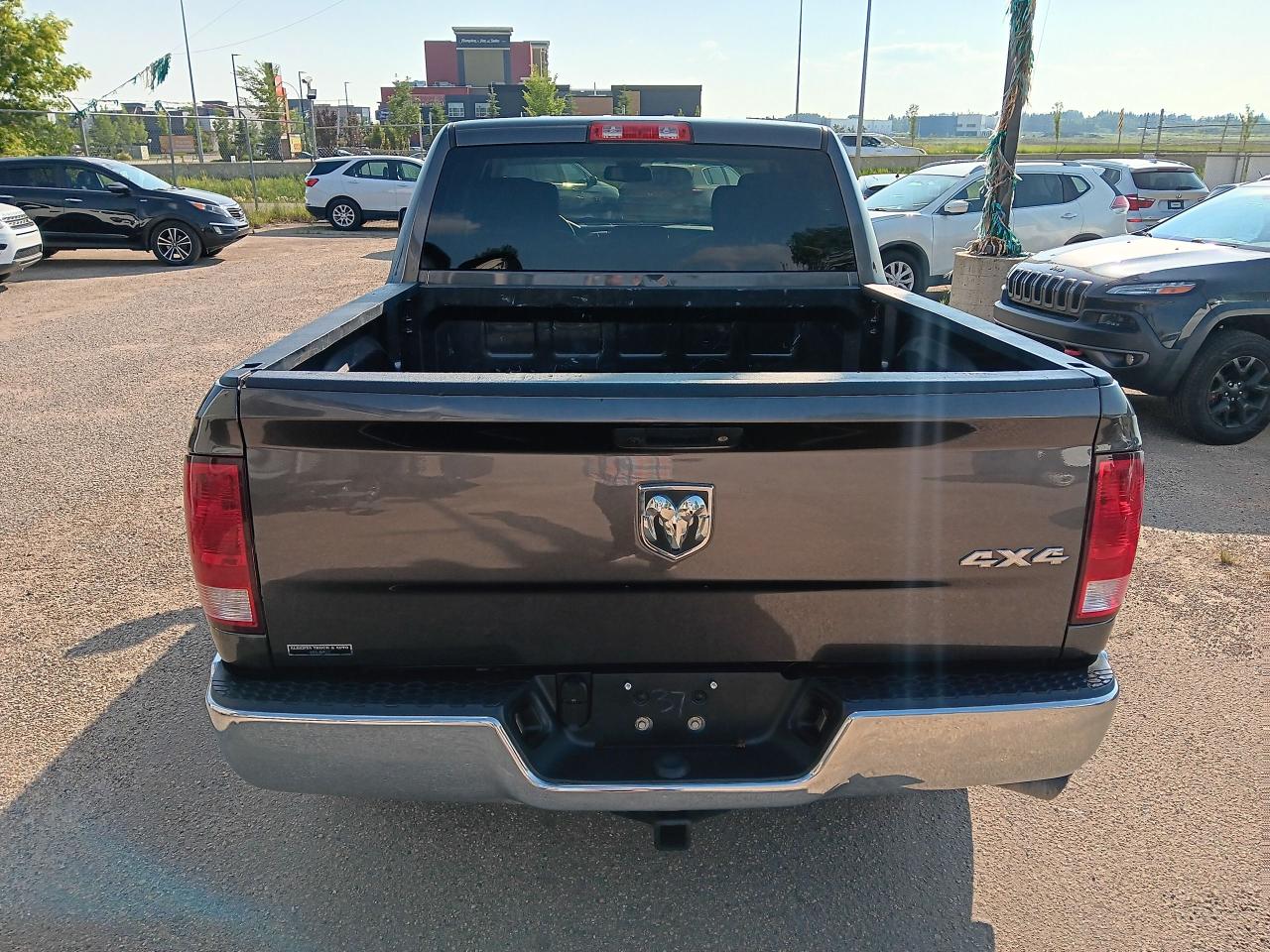 2017 RAM 1500 5.7 Hemi,  Crewcab 4x4, BU Cam, Tow Package - Photo #7