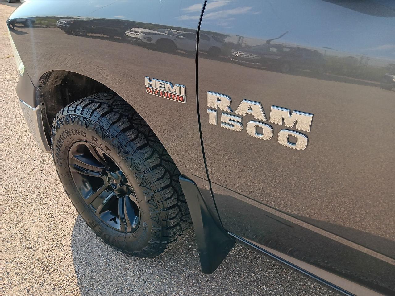 2017 RAM 1500 5.7 Hemi,  Crewcab 4x4, BU Cam, Tow Package - Photo #11