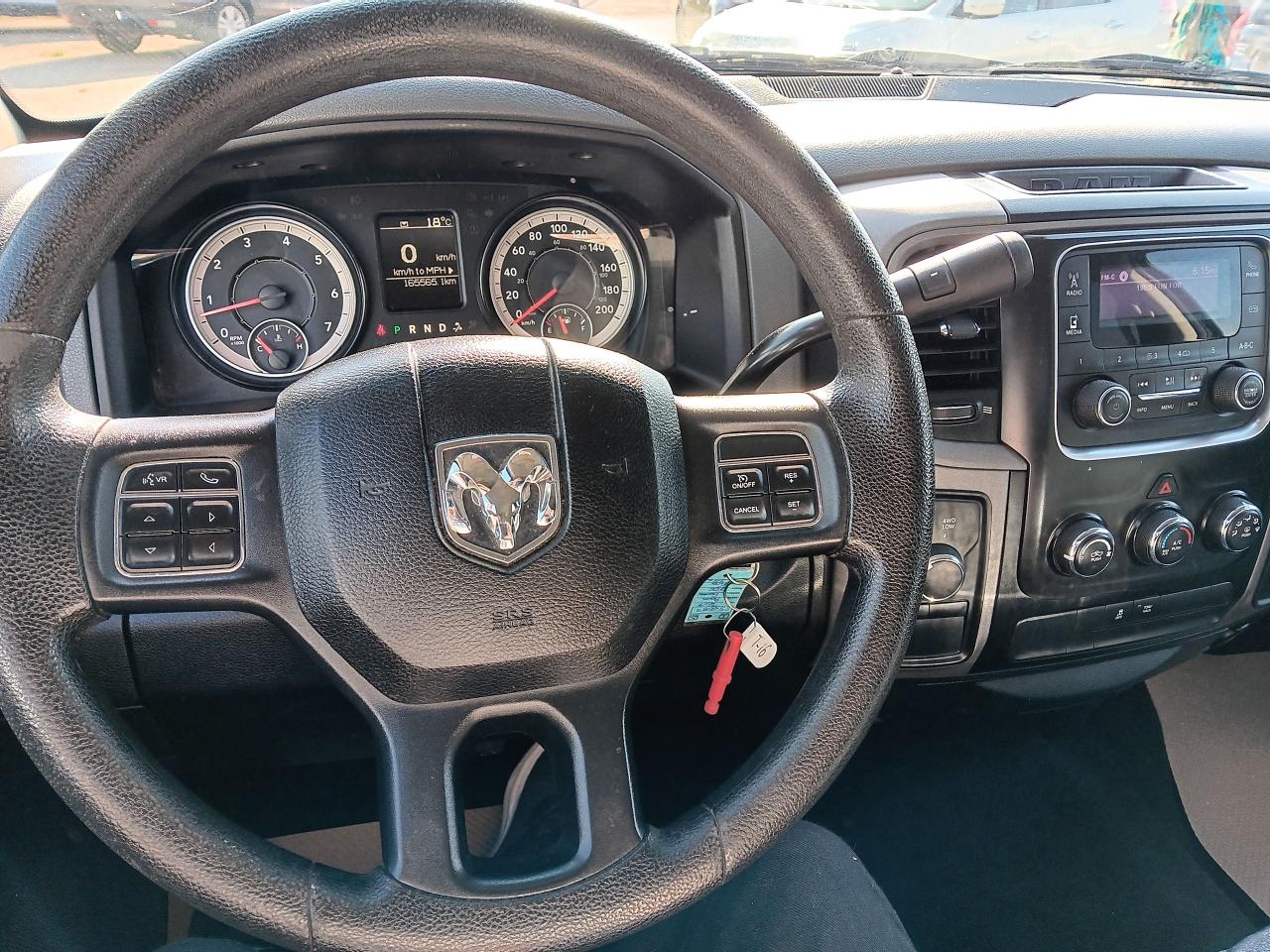 2017 RAM 1500 5.7 Hemi,  Crewcab 4x4, BU Cam, Tow Package - Photo #12