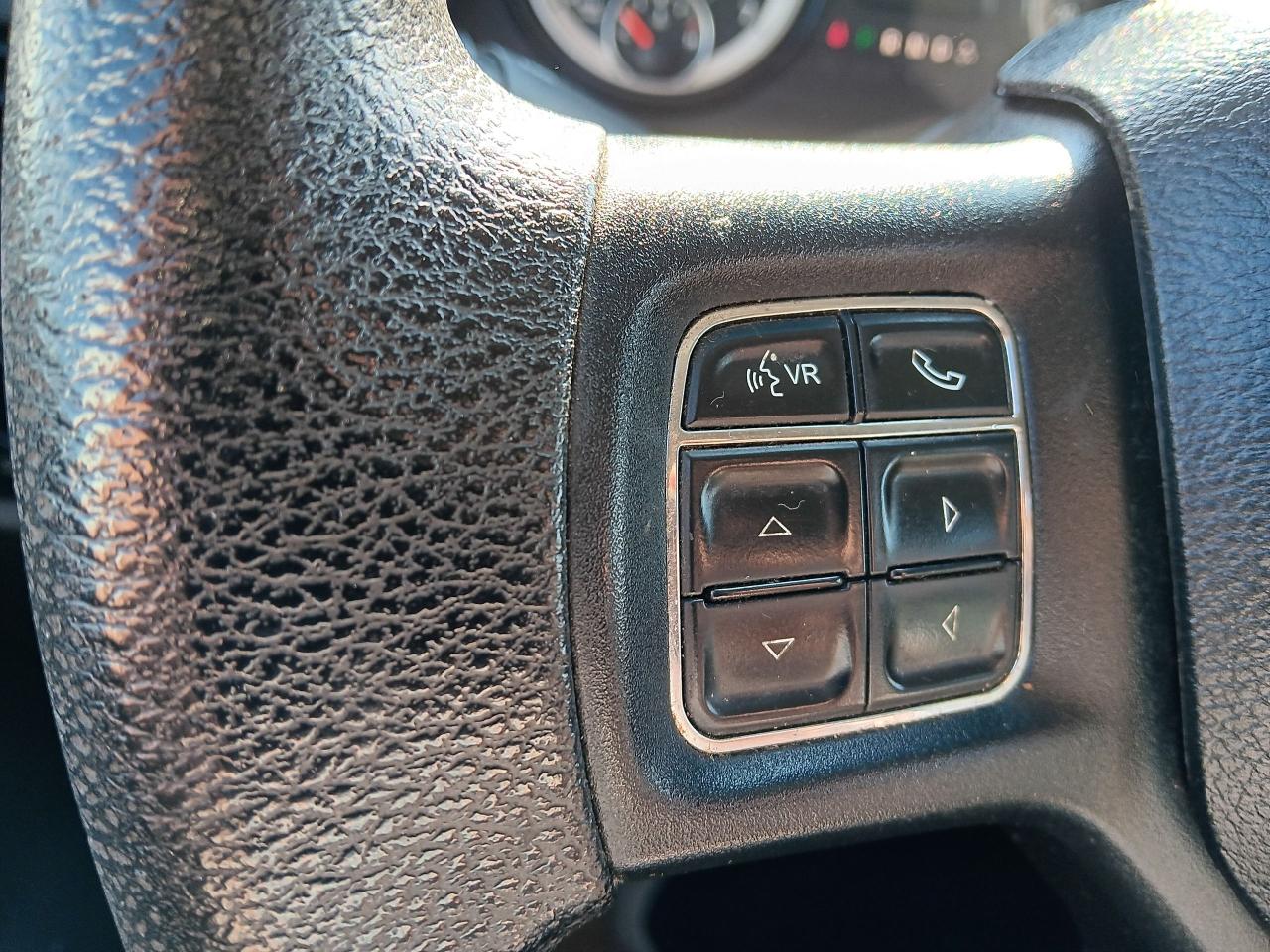 2017 RAM 1500 5.7 Hemi,  Crewcab 4x4, BU Cam, Tow Package - Photo #13