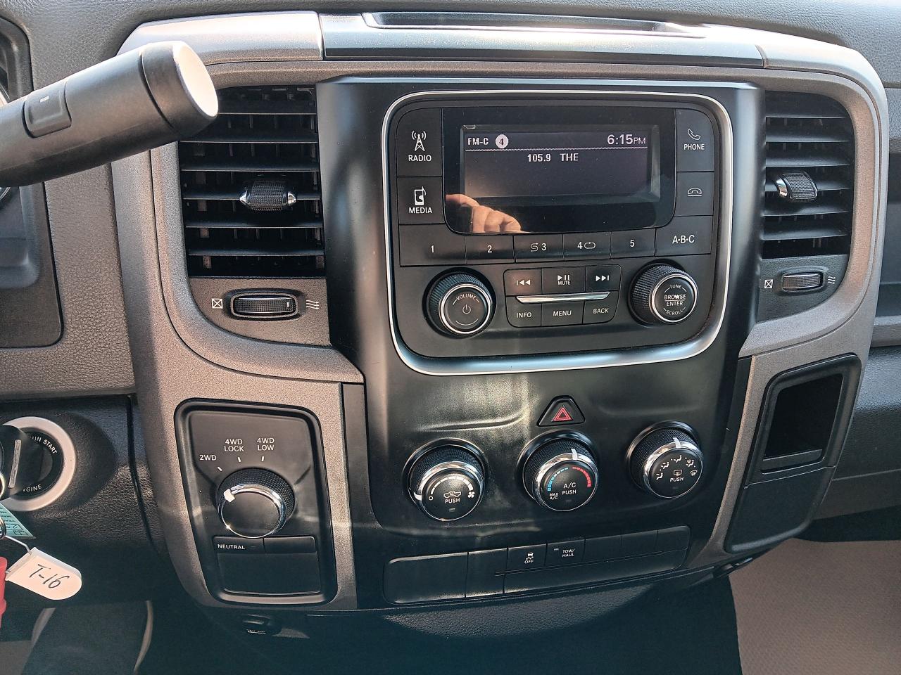 2017 RAM 1500 5.7 Hemi,  Crewcab 4x4, BU Cam, Tow Package - Photo #19