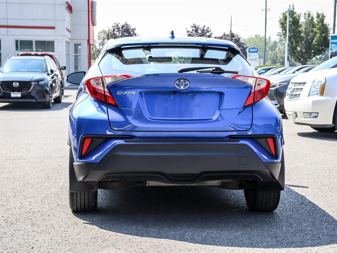 2018 Toyota C-HR XLE Premium Photo4