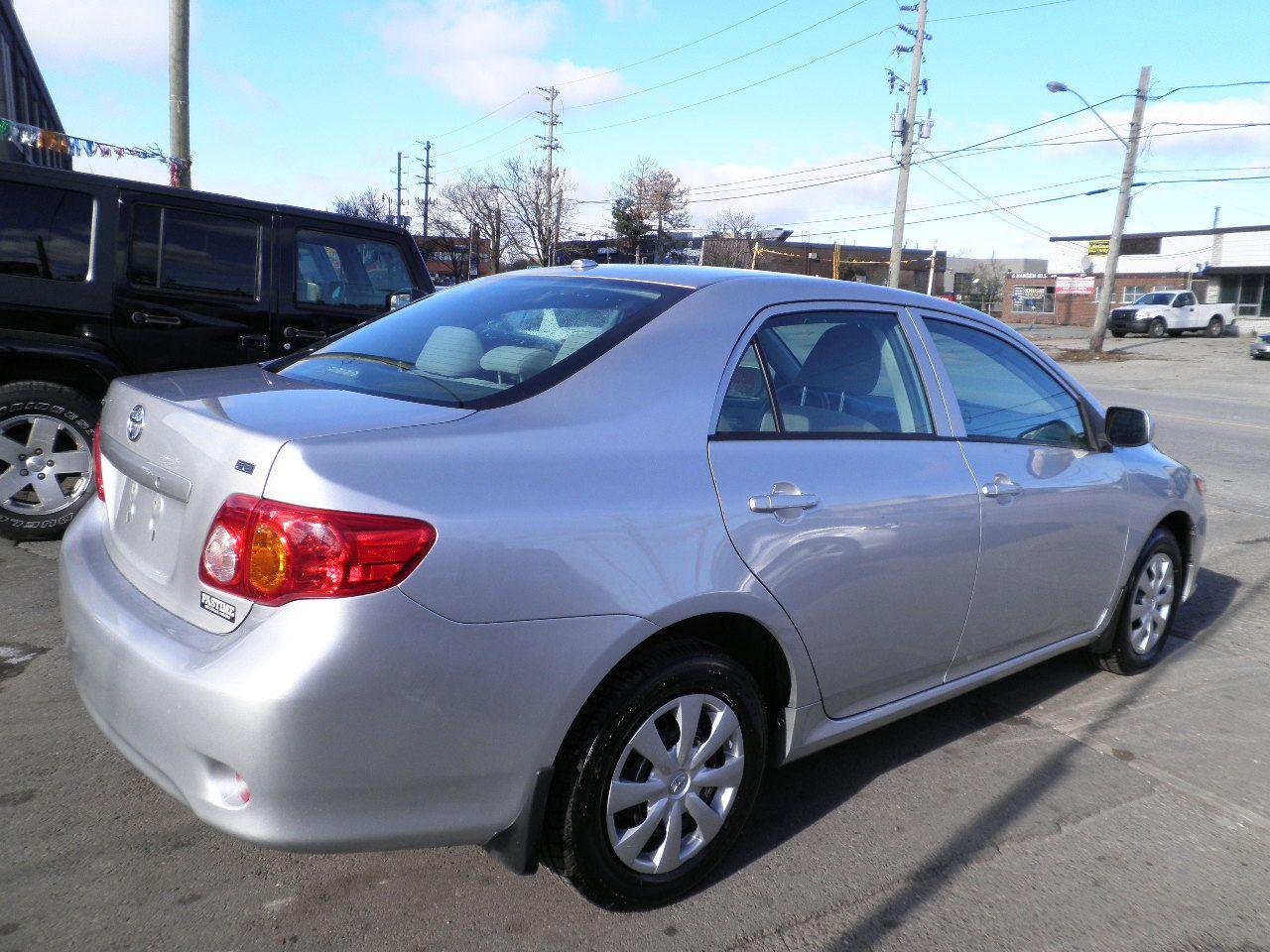 2009 Toyota Corolla CE Photo2