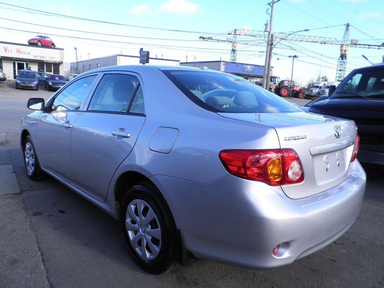 2009 Toyota Corolla CE Photo3