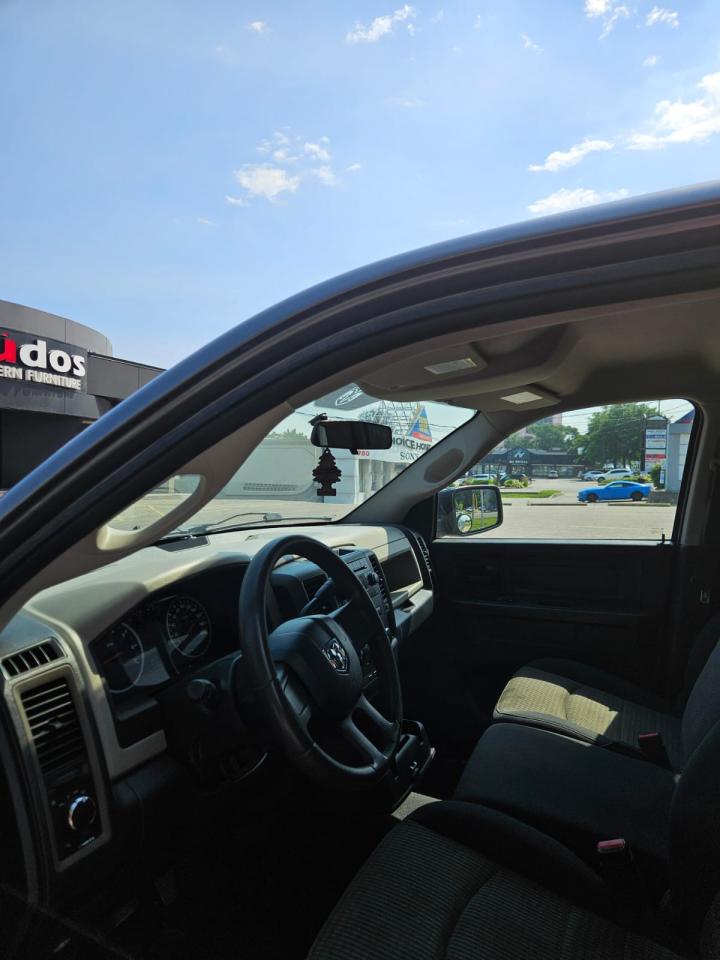 2011 RAM 1500 4WD QUAD CAB 140.5" ST - Photo #16