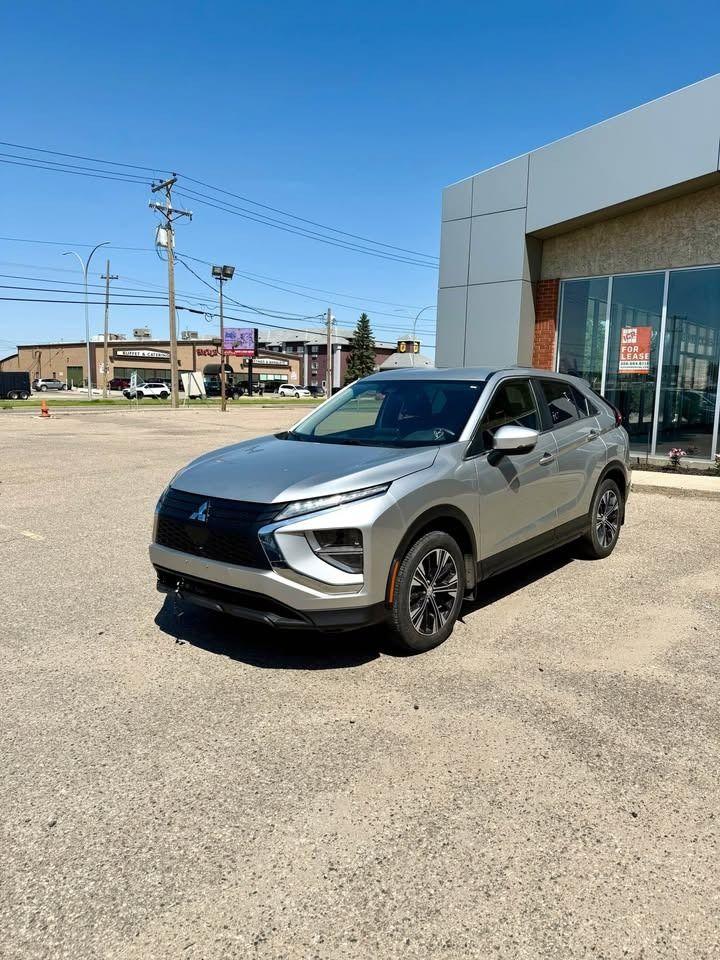2022 Mitsubishi Eclipse Cross ES - Photo #2