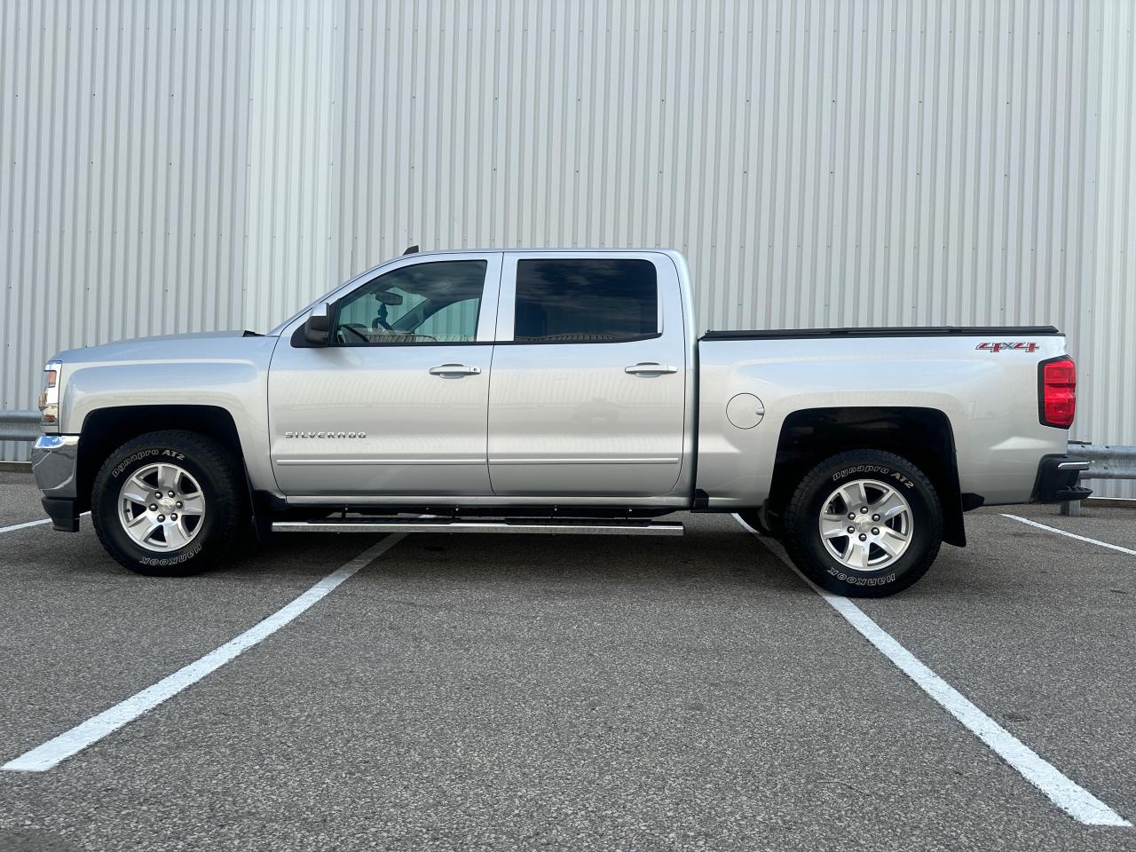 Used 2017 Chevrolet Silverado 1500 LT Crew Cab 4WD for sale in Mississauga, ON