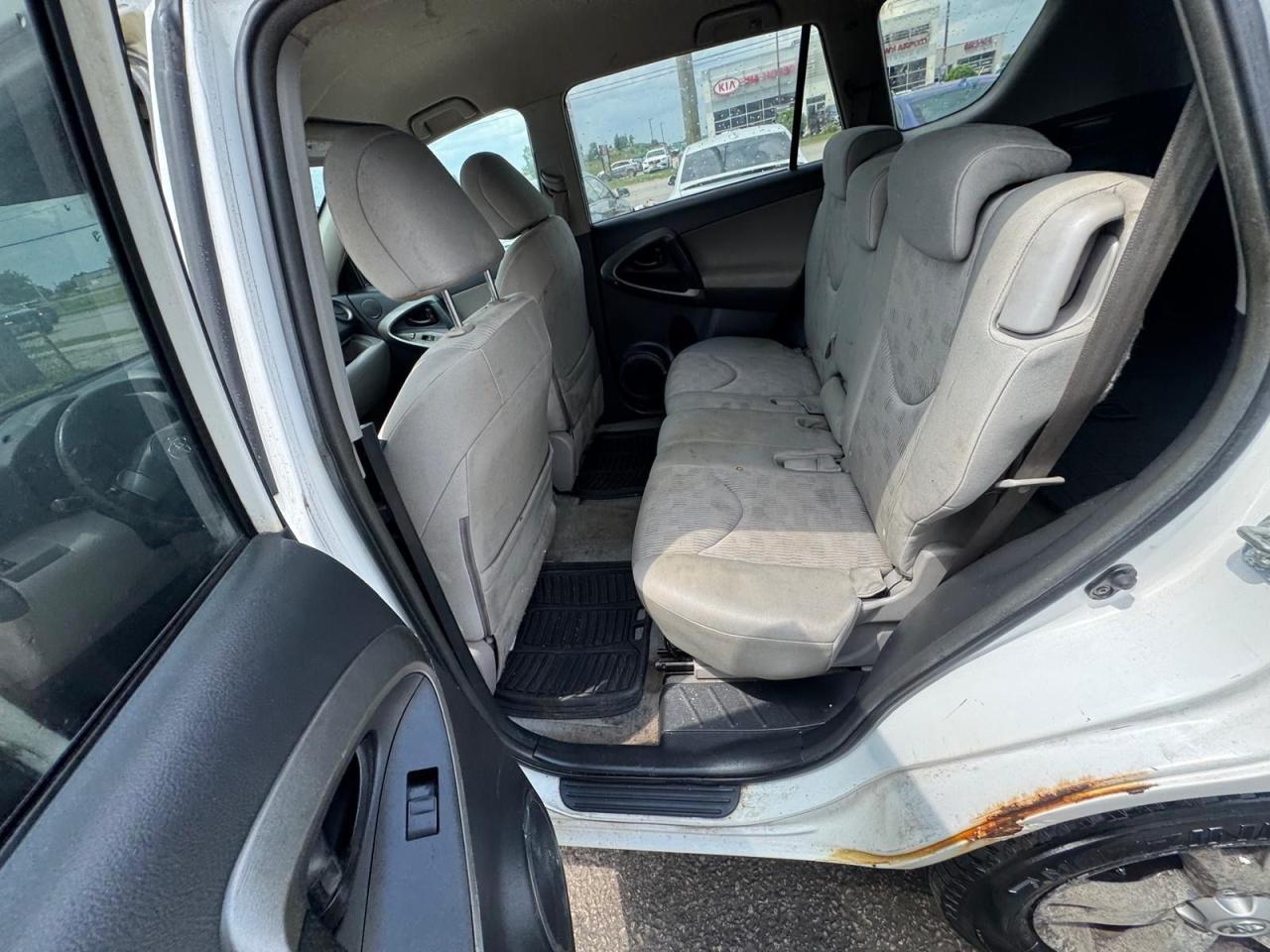 2009 Toyota RAV4 BASE - Photo #12