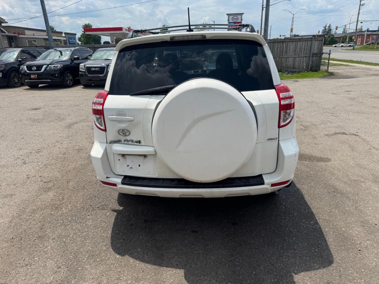 2009 Toyota RAV4 BASE - Photo #4