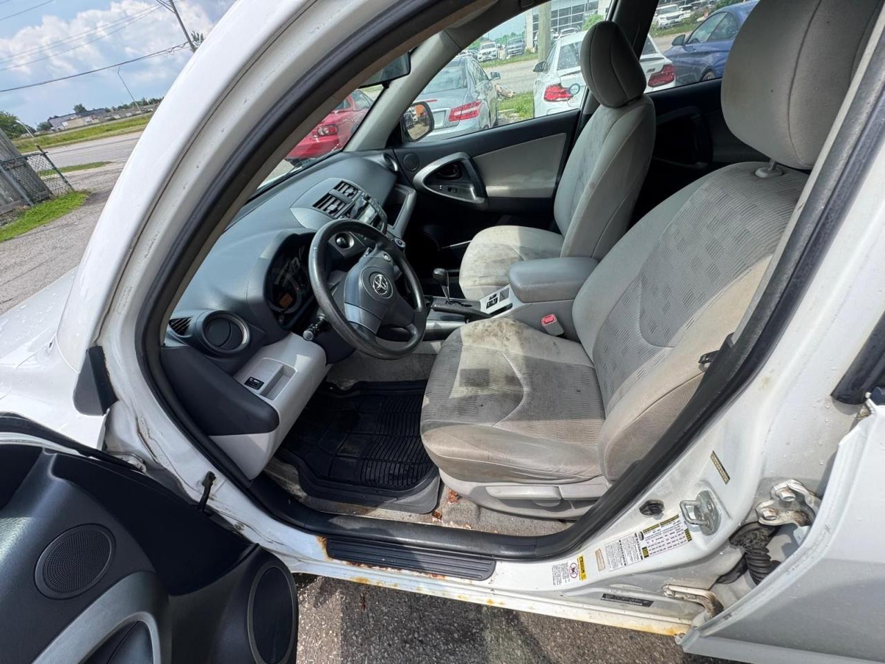 2009 Toyota RAV4 BASE - Photo #14