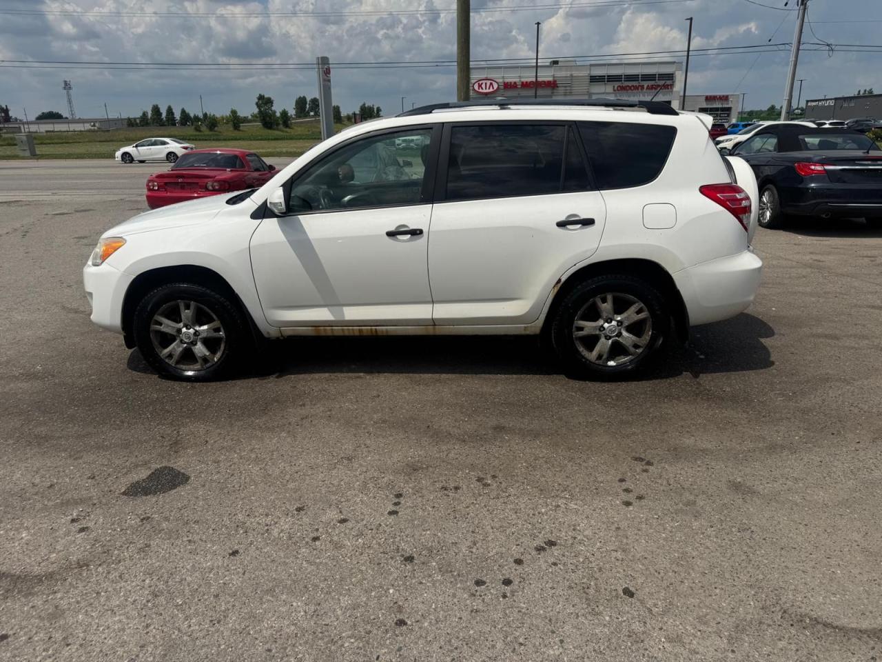 2009 Toyota RAV4 BASE - Photo #2