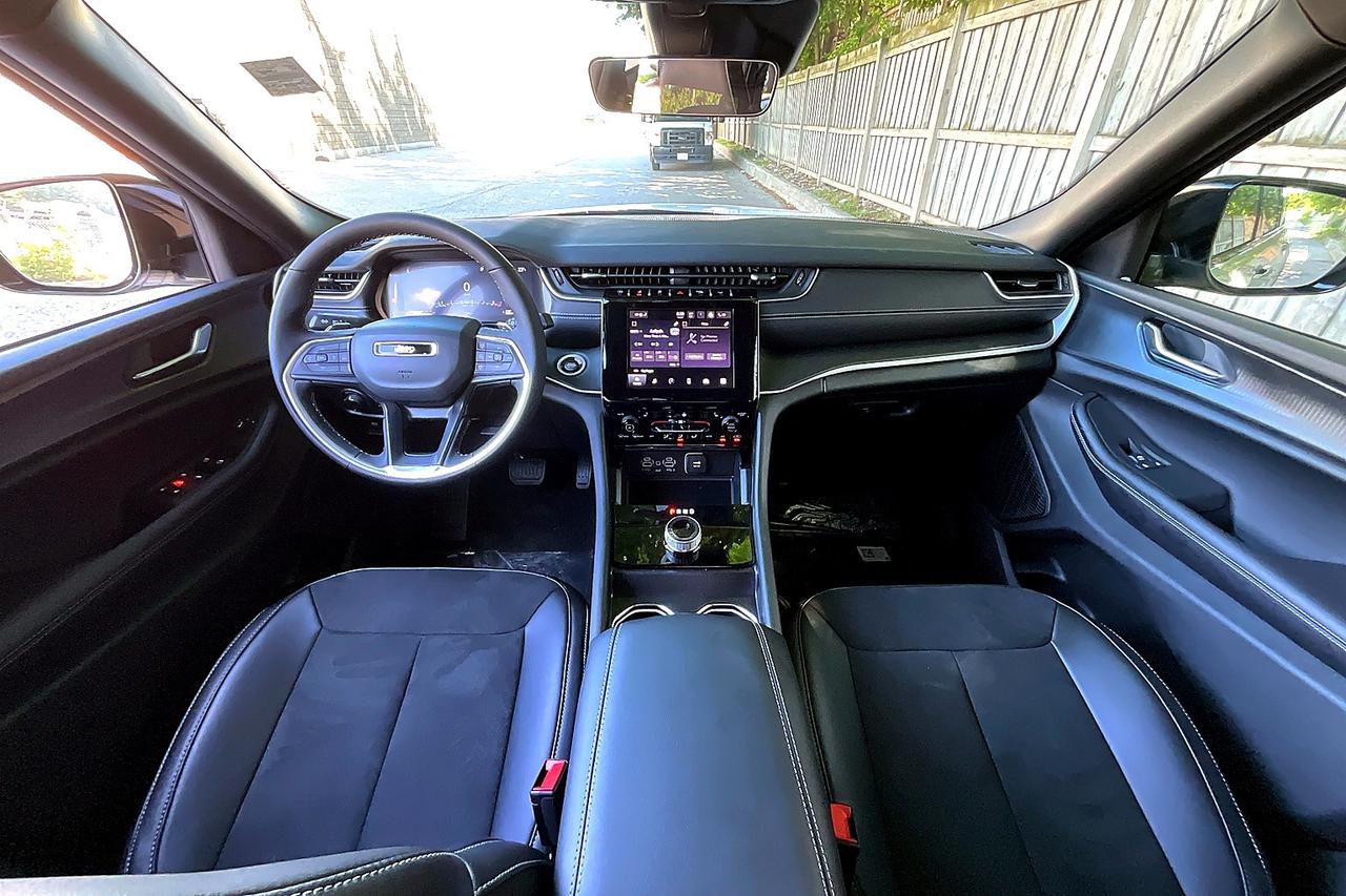 2025 Jeep Grand Cherokee ALTITUDE 4X4 | Leather | Power Sunroof | 4X4 Photo
