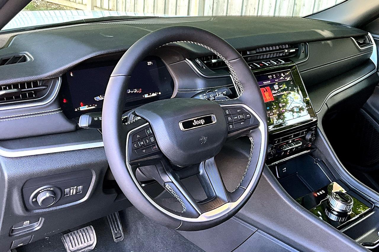 2025 Jeep Grand Cherokee ALTITUDE 4X4 | Leather | Power Sunroof | 4X4 Photo