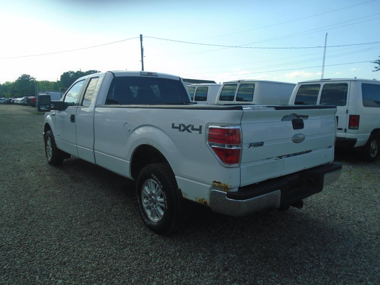 2012 Ford F-150 4WD SuperCab 163  XLT w-Midbox Prep - Photo #4