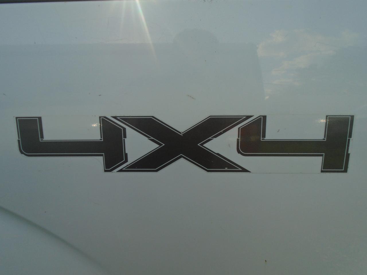 2012 Ford F-150 4WD SuperCab 163  XLT w-Midbox Prep - Photo #24