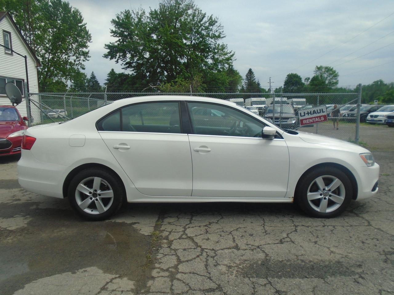 2012 Volkswagen Jetta Sedan 4dr 2.0T TDI DSG Comfortline - Photo #4