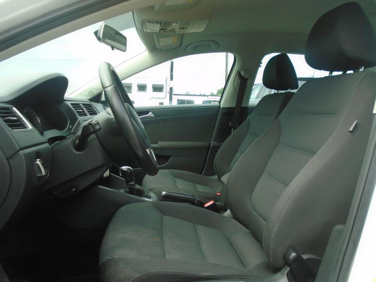 2012 Volkswagen Jetta Sedan 4dr 2.0T TDI DSG Comfortline - Photo #9