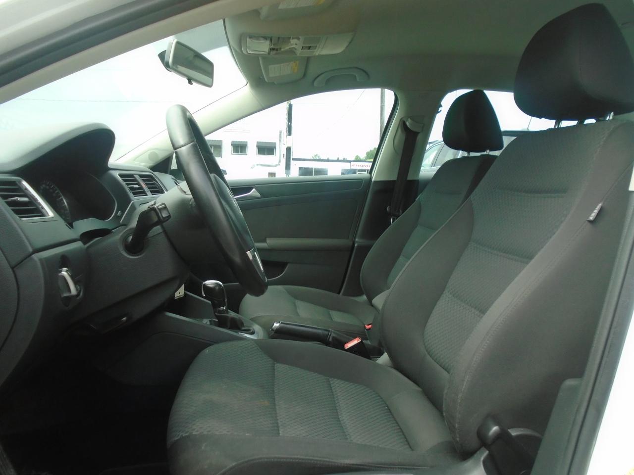 2012 Volkswagen Jetta Sedan 4dr 2.0T TDI DSG Comfortline - Photo #9