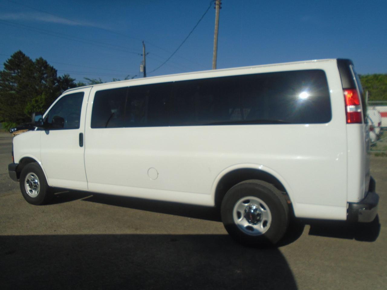 2016 GMC Savana Passenger RWD 3500 155  LT w-1LT - Photo #7