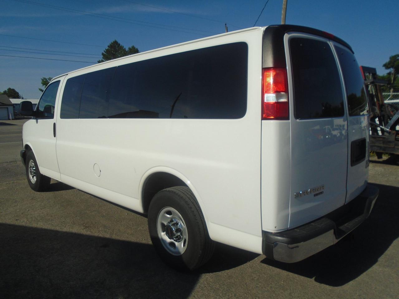 2016 GMC Savana Passenger RWD 3500 155  LT w-1LT - Photo #8