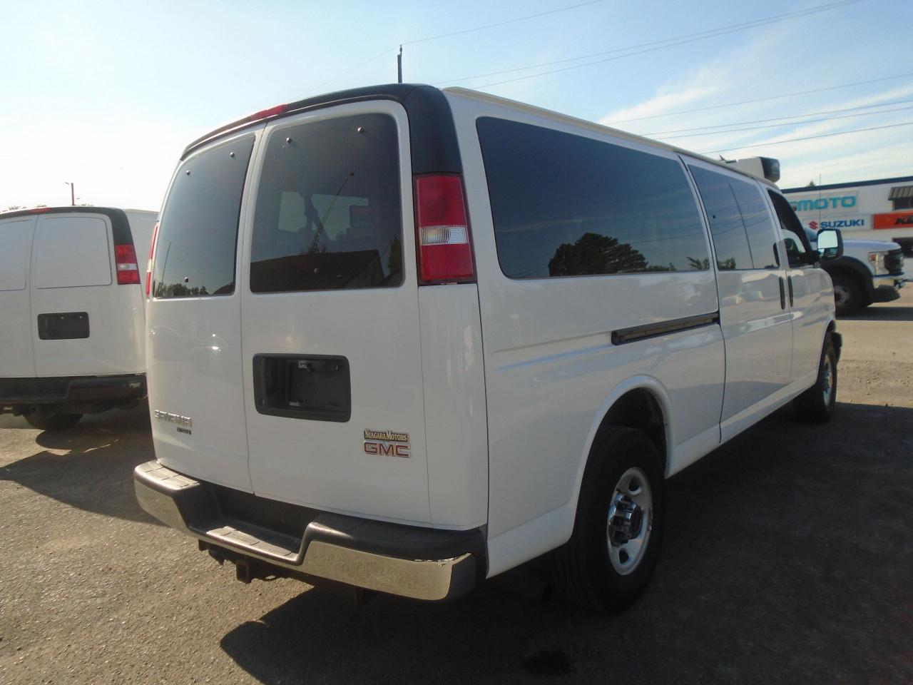2016 GMC Savana Passenger RWD 3500 155  LT w-1LT - Photo #9