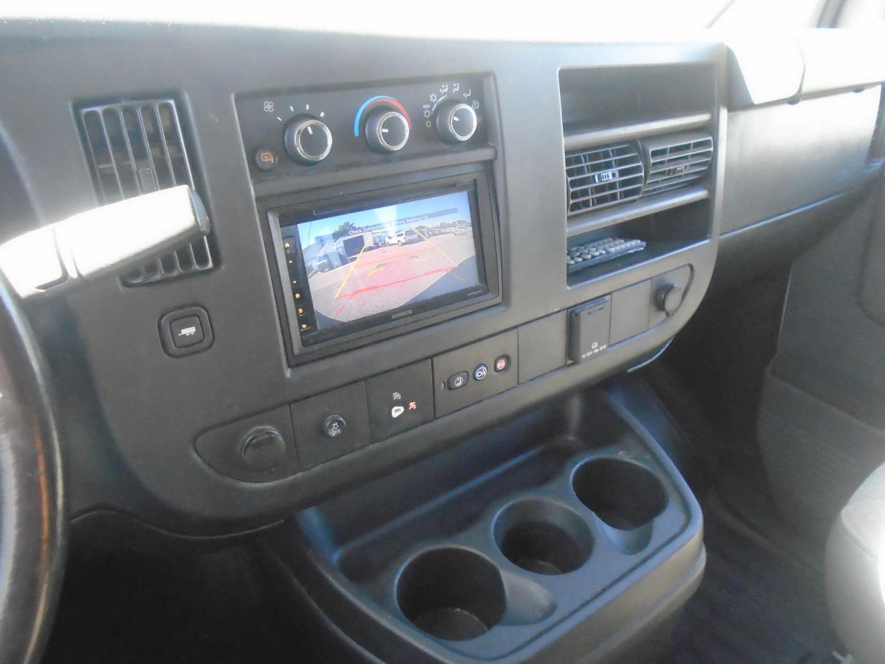 2016 GMC Savana Passenger RWD 3500 155  LT w-1LT - Photo #11