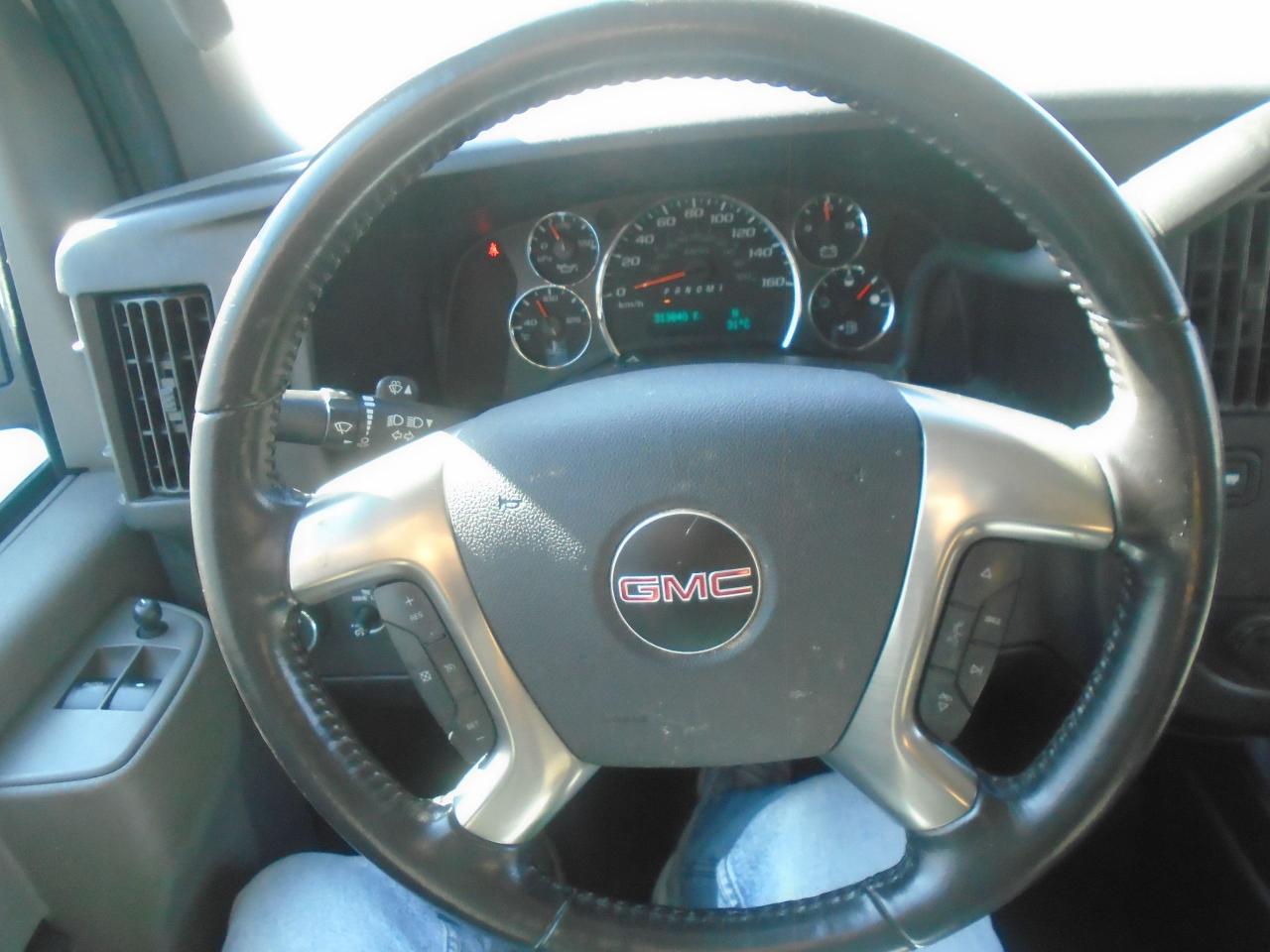 2016 GMC Savana Passenger RWD 3500 155  LT w-1LT - Photo #16