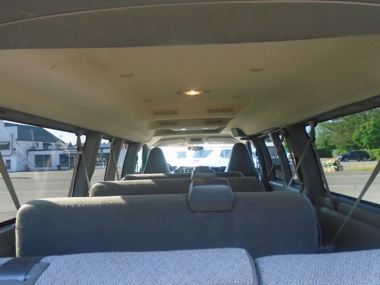 2016 GMC Savana Passenger RWD 3500 155  LT w-1LT - Photo #32