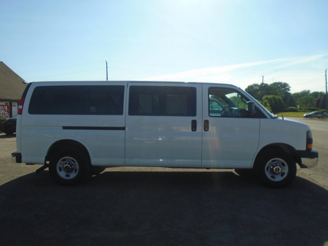 Used 2016 GMC Savana Passenger RWD 3500 155  LT w-1LT for sale in Fenwick, ON