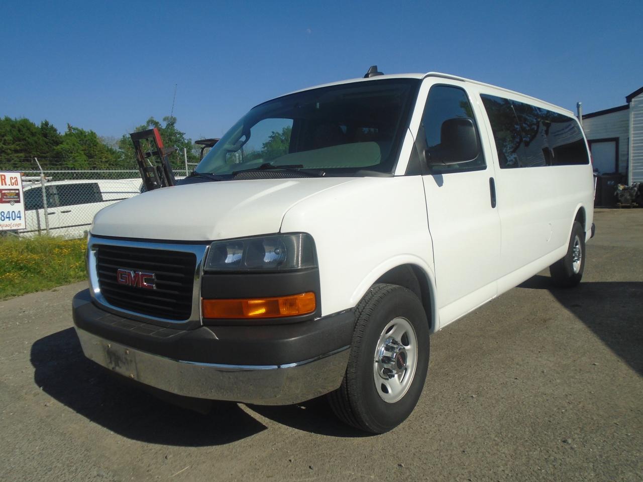 2016 GMC Savana Passenger RWD 3500 155  LT w-1LT - Photo #5