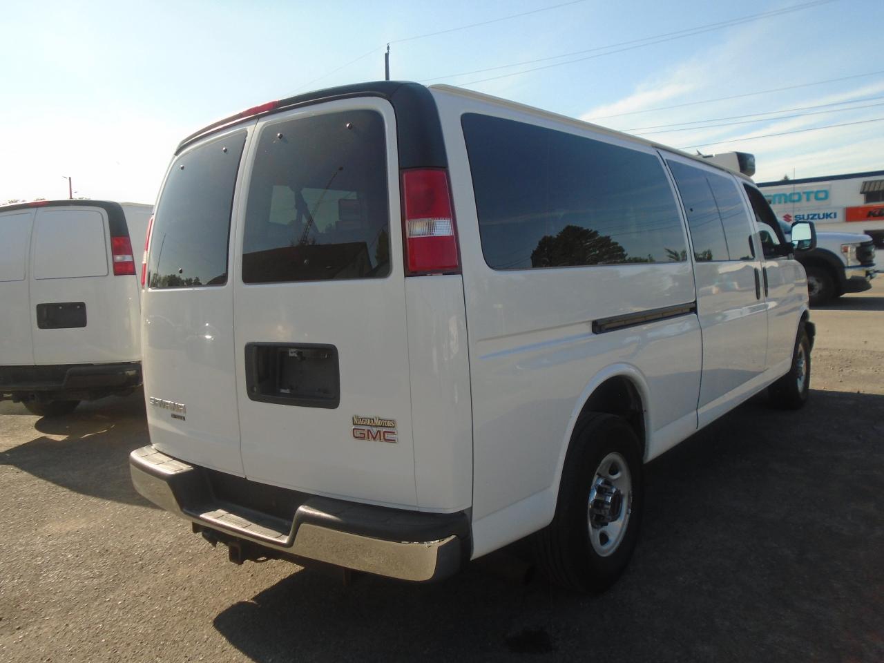 2016 GMC Savana Passenger RWD 3500 155  LT w-1LT - Photo #9