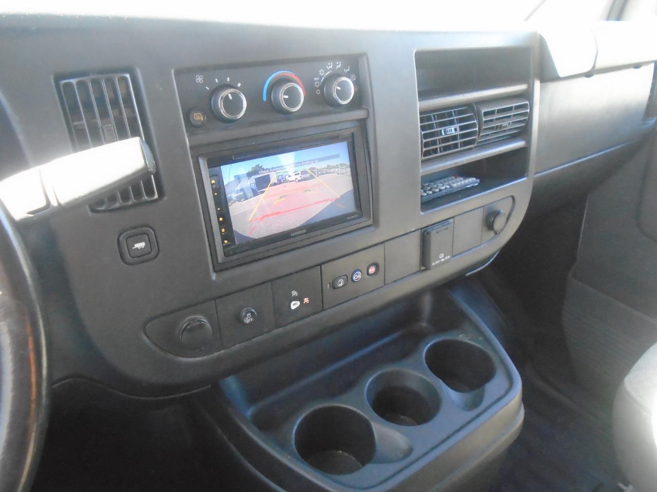 2016 GMC Savana Passenger RWD 3500 155  LT w-1LT - Photo #11