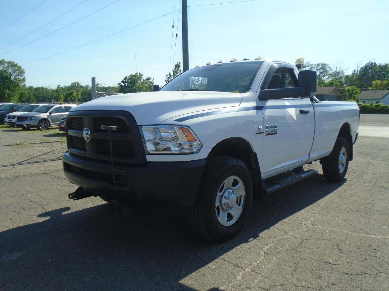 2018 RAM 2500 ST 4x4 Reg Cab 8' Box - Photo #2