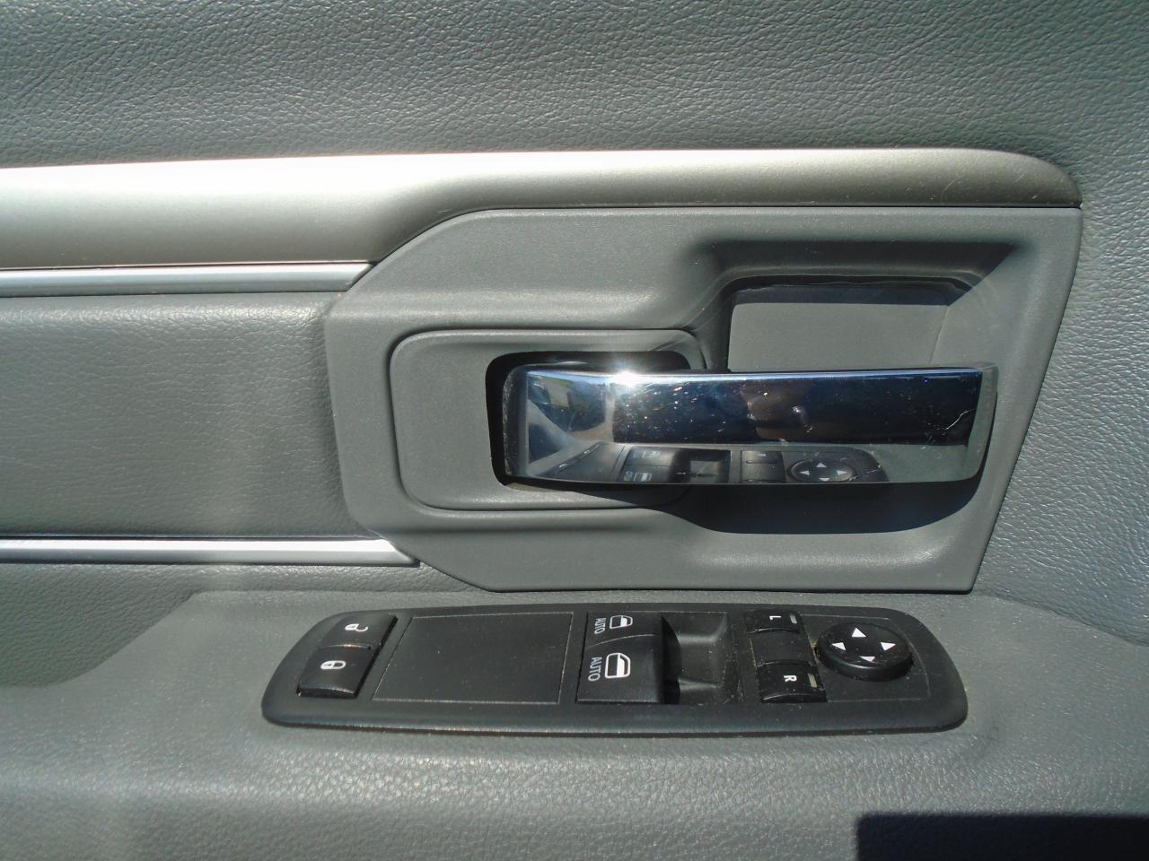 2018 RAM 2500 ST 4x4 Reg Cab 8' Box - Photo #11