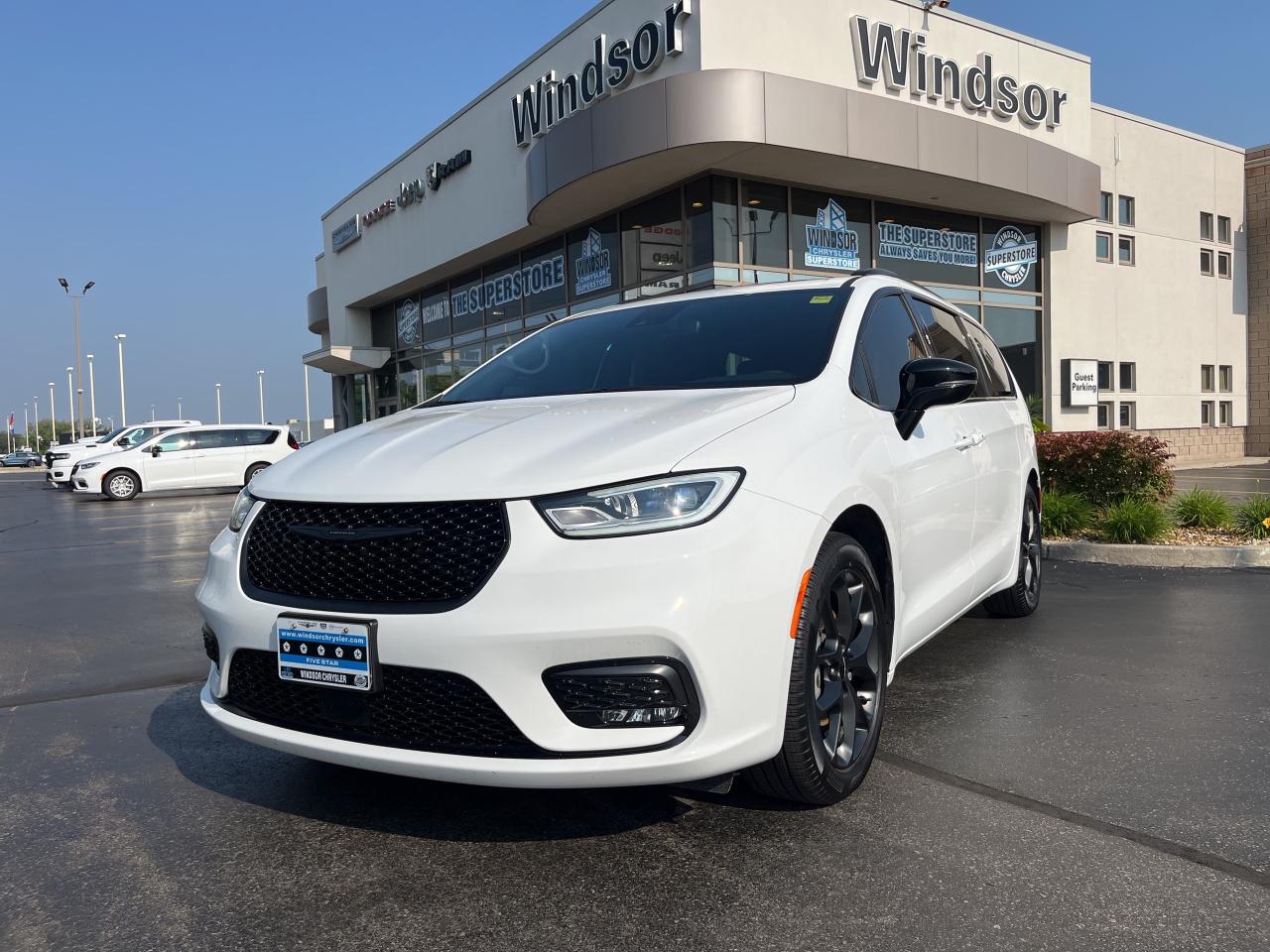 Used 2024 Chrysler Pacifica S APPEARANCE PKG / SUNROOF / ADVANCED SAFETY for sale in Windsor, ON