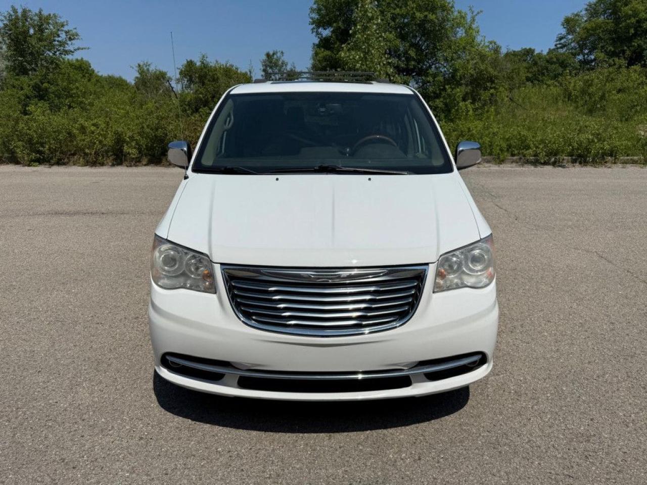 2014 Chrysler Town & Country LIMITED |TAN INTERIOR|SUNROOF|NAVI|BACK-UP CAM|POWER SLIDING DOORS| - Photo #9