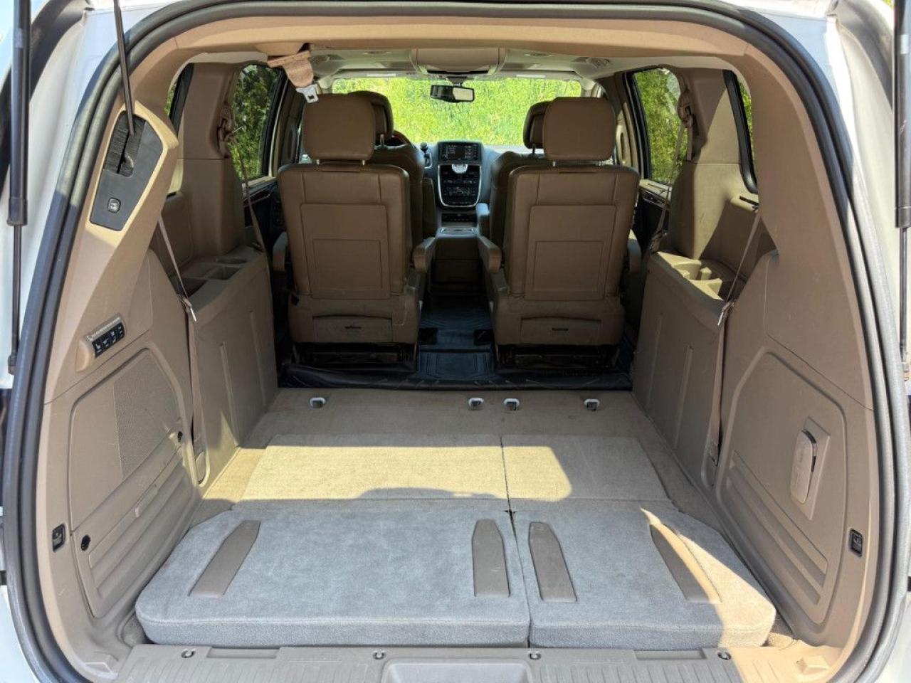 2014 Chrysler Town & Country LIMITED |TAN INTERIOR|SUNROOF|NAVI|BACK-UP CAM|POWER SLIDING DOORS| - Photo #21