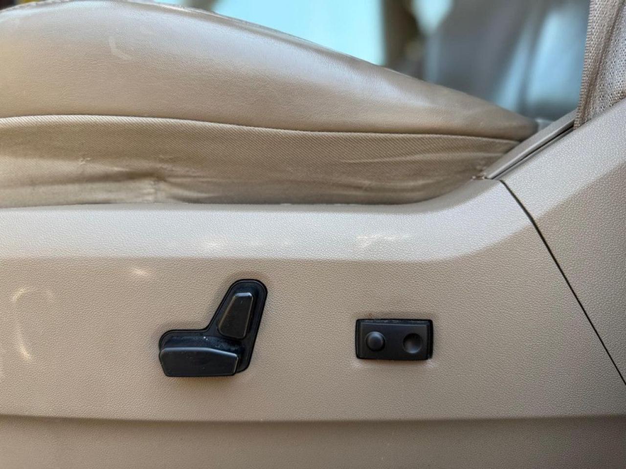 2014 Chrysler Town & Country LIMITED |TAN INTERIOR|SUNROOF|NAVI|BACK-UP CAM|POWER SLIDING DOORS| - Photo #23