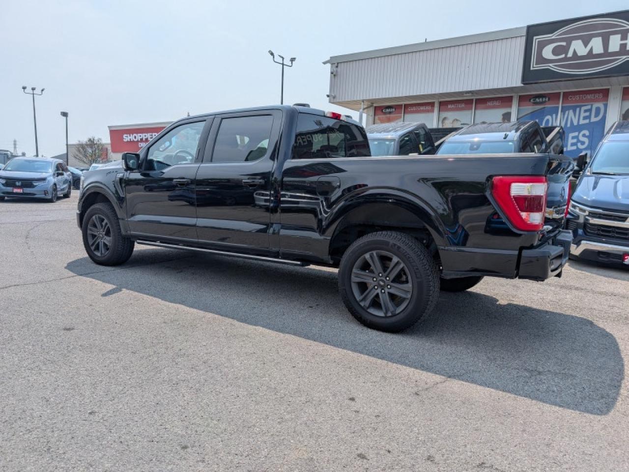 2022 Ford F-150 Lariat  **FX4 OFF ROAD PACKAGE** Photo2