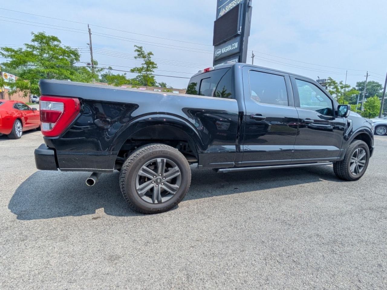 2022 Ford F-150 Lariat  **FX4 OFF ROAD PACKAGE** Photo4