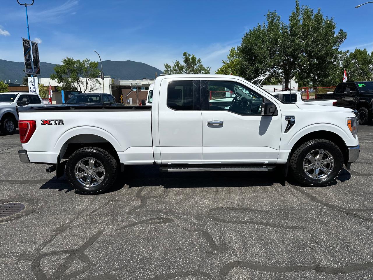 2021 Ford F-150 XLT Photo3